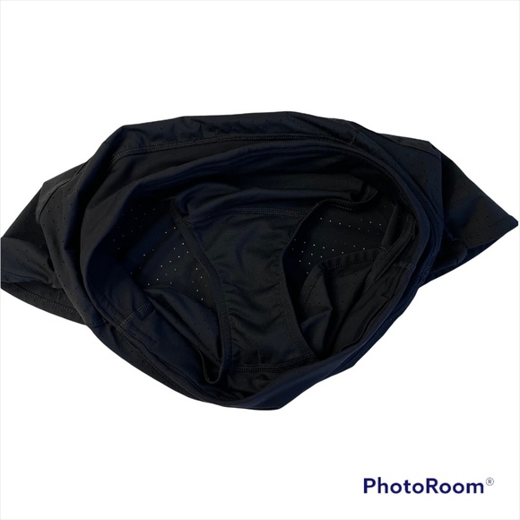 Lululemon Speed Short (Perforated 2.5") Size 4 - Picture 6 of 8